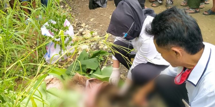 Polsek Cibinong dan Sat Reskrim Lakukan Penyelidikan Penemuan Dugaan Kerangka Manusia