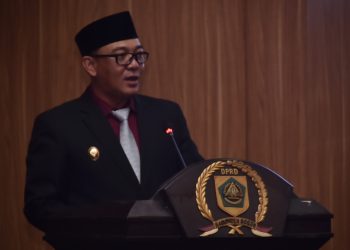 Iwan Setiawan Sampaikan Tanggapan Terkait Dua Pembahasan Pada Sidang Paripurna DPRD