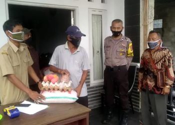 E – Warong  Desa Cibuntu Salurkan Bantuan Pangan Non Tunai