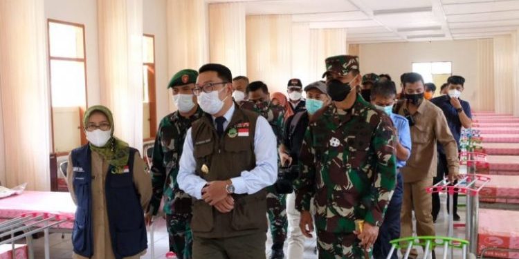 Kapolda Bersama Gubernur Jabar Dan Pangdam III/Siliwangi Cek Kesiapan SECAPA – AD Sebagai RS. Darurat Covid-19