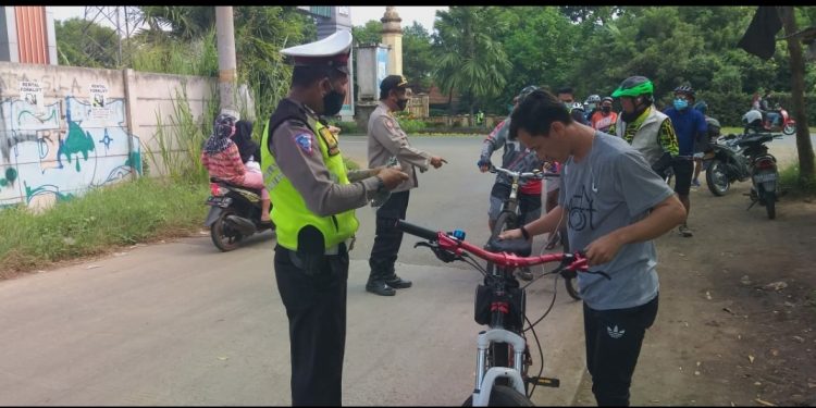 Operasi Yustisi, Satgas Covid 19 Polsek Cisarua Tindak Para Pelanggar Protokol Kesehatan