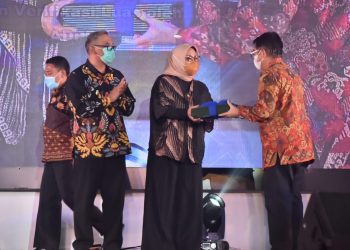 Bupati Bogor Bagikan Sertifikat Tanah PTSL