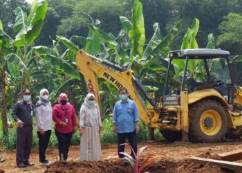 Alat Berat Diterjunkan, Gali Makam Khusus Covid-19 Begini Penjelasannya !
