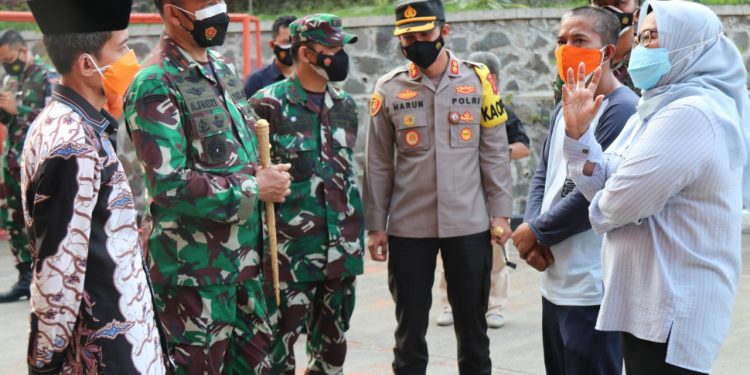 Danrem Bersama Bupati Tinjau Posko, Pastikan Ketersediaan Oksigen Aman
