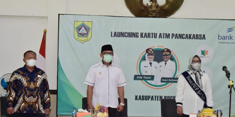 Ade Yasin Luncurkan ATM Pancakarsa Untuk Guru Non PNS Dan Pelaku Pembangunan