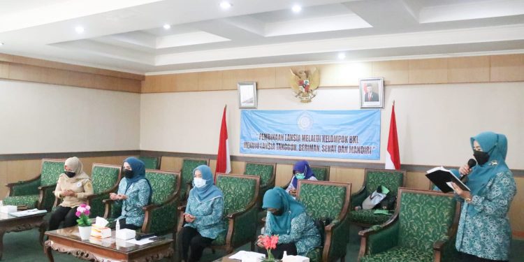 Ketua PKK Gandeng Kader BKL Agar Aktif Bina Lansia