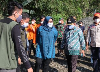 Akibat Curah Hujan Intensitas Tinggi Bupati Kunjungi Longsor Di Cipinang Rumpin