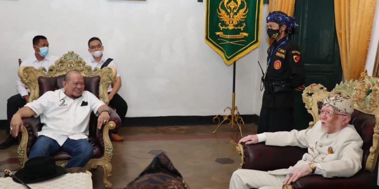 Ketua DPD RI Jumpa Raja Keraton Sumedang Larang, Festival Adat Kerajaan Nusantara I Siap Digelar