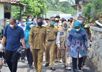 Tinjau Progres Pembangunan Desa Bupati Lakukan Kegiatan Saba Desa