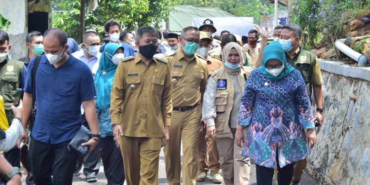 Tinjau Progres Pembangunan Desa Bupati Lakukan Kegiatan Saba Desa
