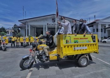 DLH Kota Bogor Hibahkan Satu Kelurahan Satu Motor Sampah