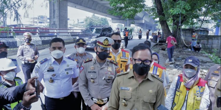 Jalan Amblas di Sholeh Iskandar, Petugas Tutup Jalan Mulai Besok