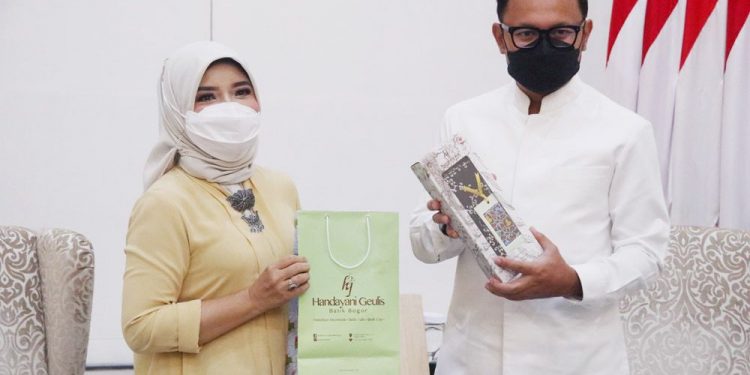 Satu Dekade, Handayani Geulis Persembahkan Batik ‘Bogor Pisan’