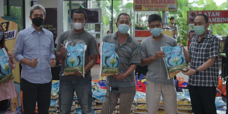 Jabar Bergerak Kota Bogor Bantu Sembako Murah Untuk Sopir Angkot