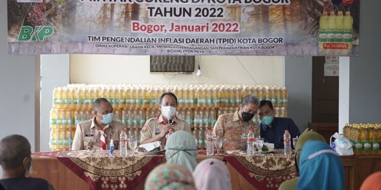 OPM Minyak Goreng Murah Berlanjut, Sasar Warga Bogor Barat