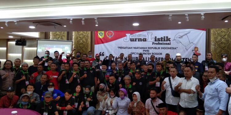 DPC PWRI Bogor Gelar Pelatihan Ciptakan Jurnalist Berkompeten Dan Bermartabat
